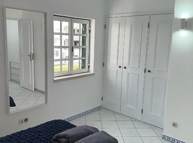 Relaxing 2 Bedroom House 5 Minutes Away From Vilamoura Marina