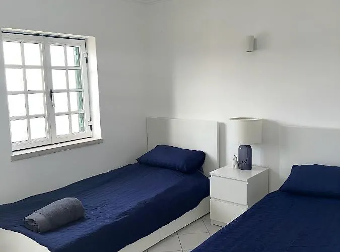 Relaxing 2 Bedroom House 5 Minutes Away From Vilamoura Marina Nyaraló *