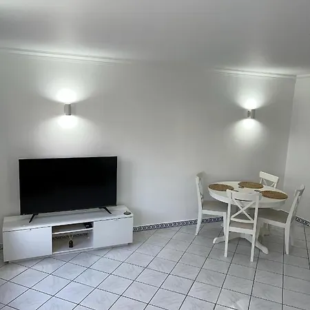 Relaxing 2 Bedroom House 5 Minutes Away From Vilamoura Marina